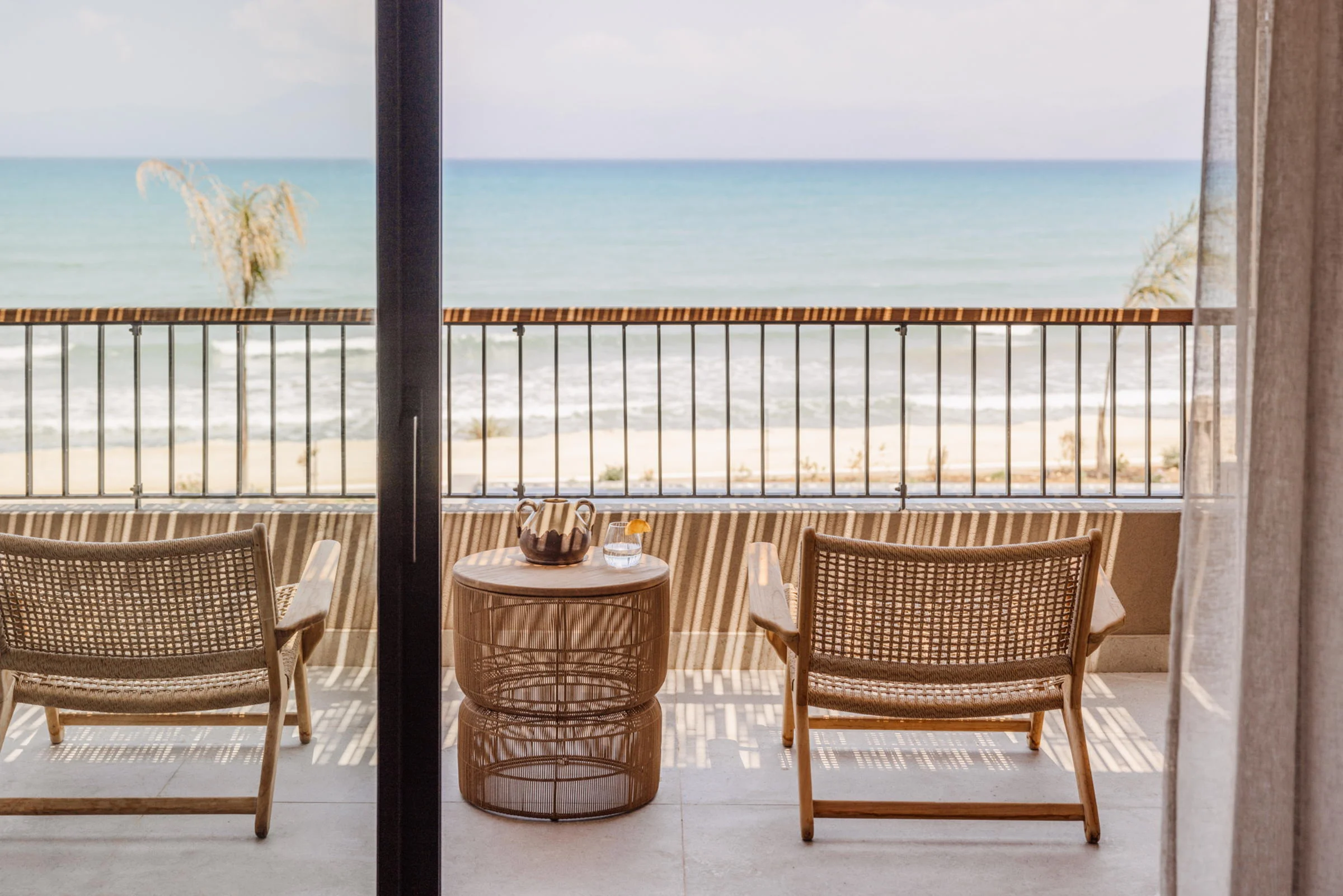 Balcony with a view of the sea